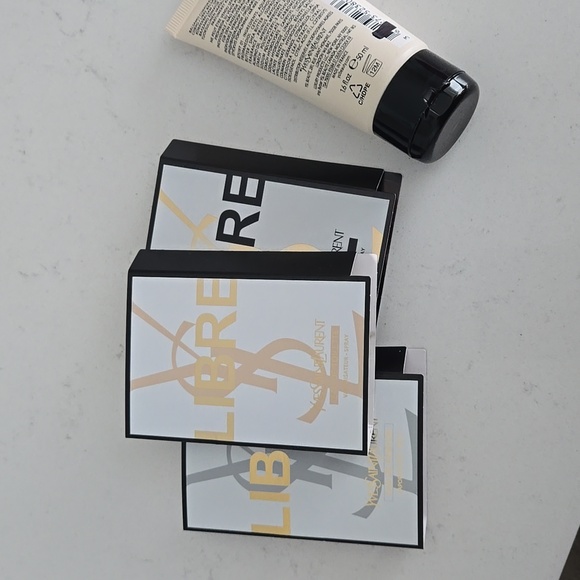 New YVES SAINT LAURENT set Libre body lotion body balm Libre & 3x Libre samples - Picture 3 of 3